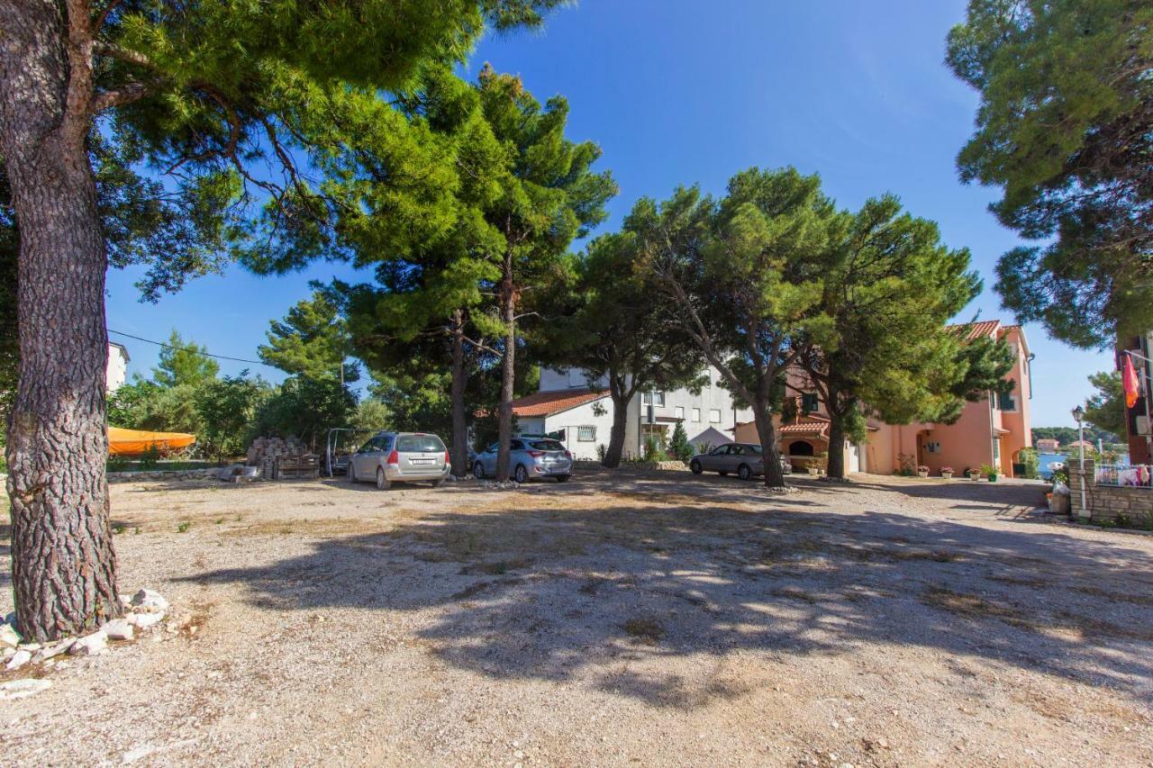 Villa Bozena Brodarica  Ngoại thất bức ảnh
